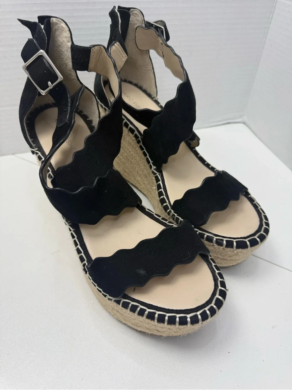 Marc Fisher Calita  Suede Scalloped Platform Wedge Espadrille Sandals Size 8.5